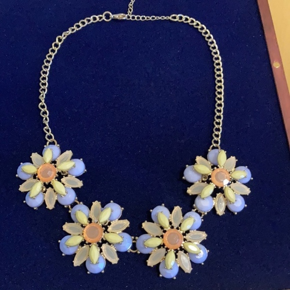 Floral large petaled statement necklace